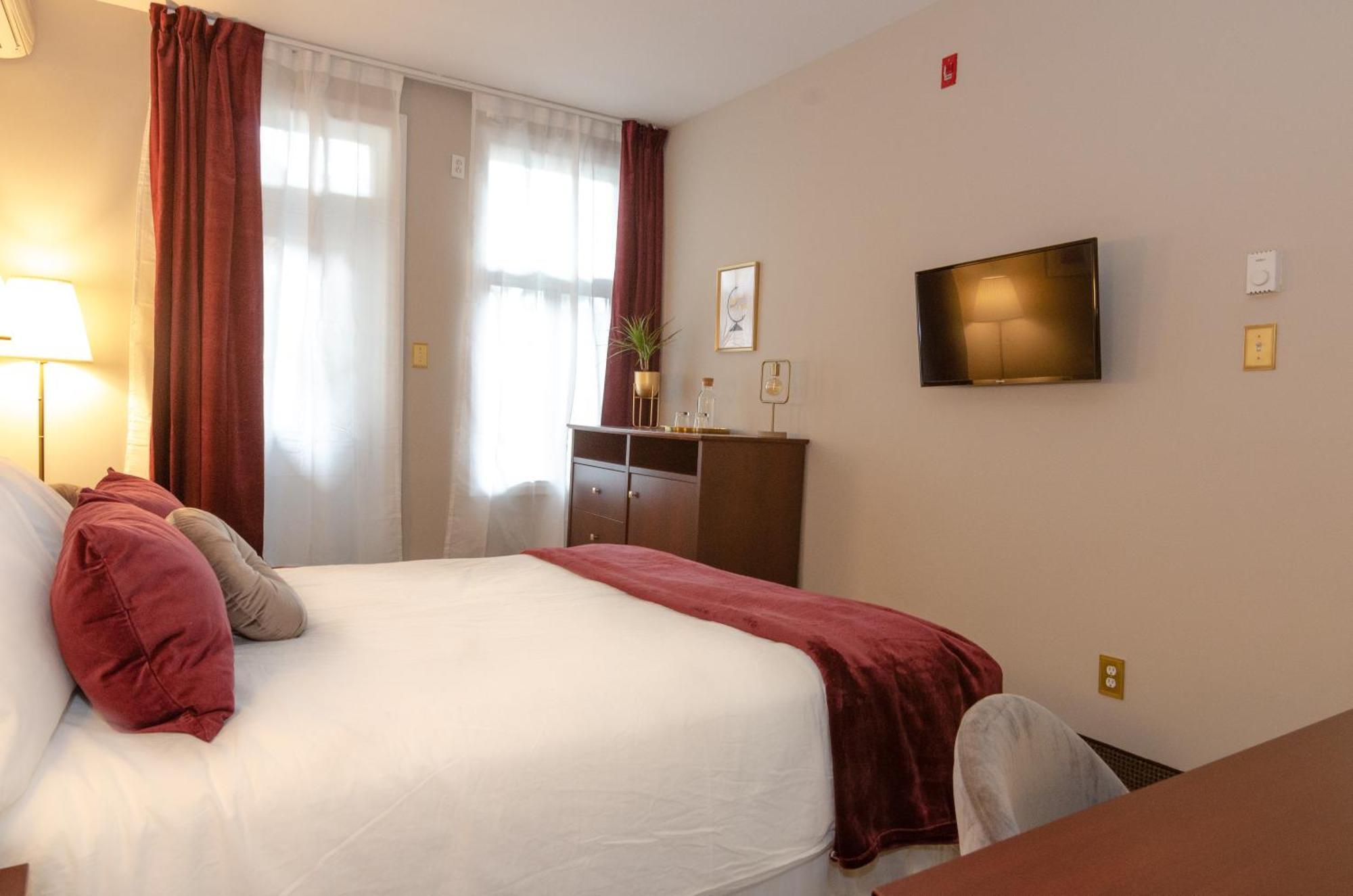 Hotel Dorion Montreal Exterior photo