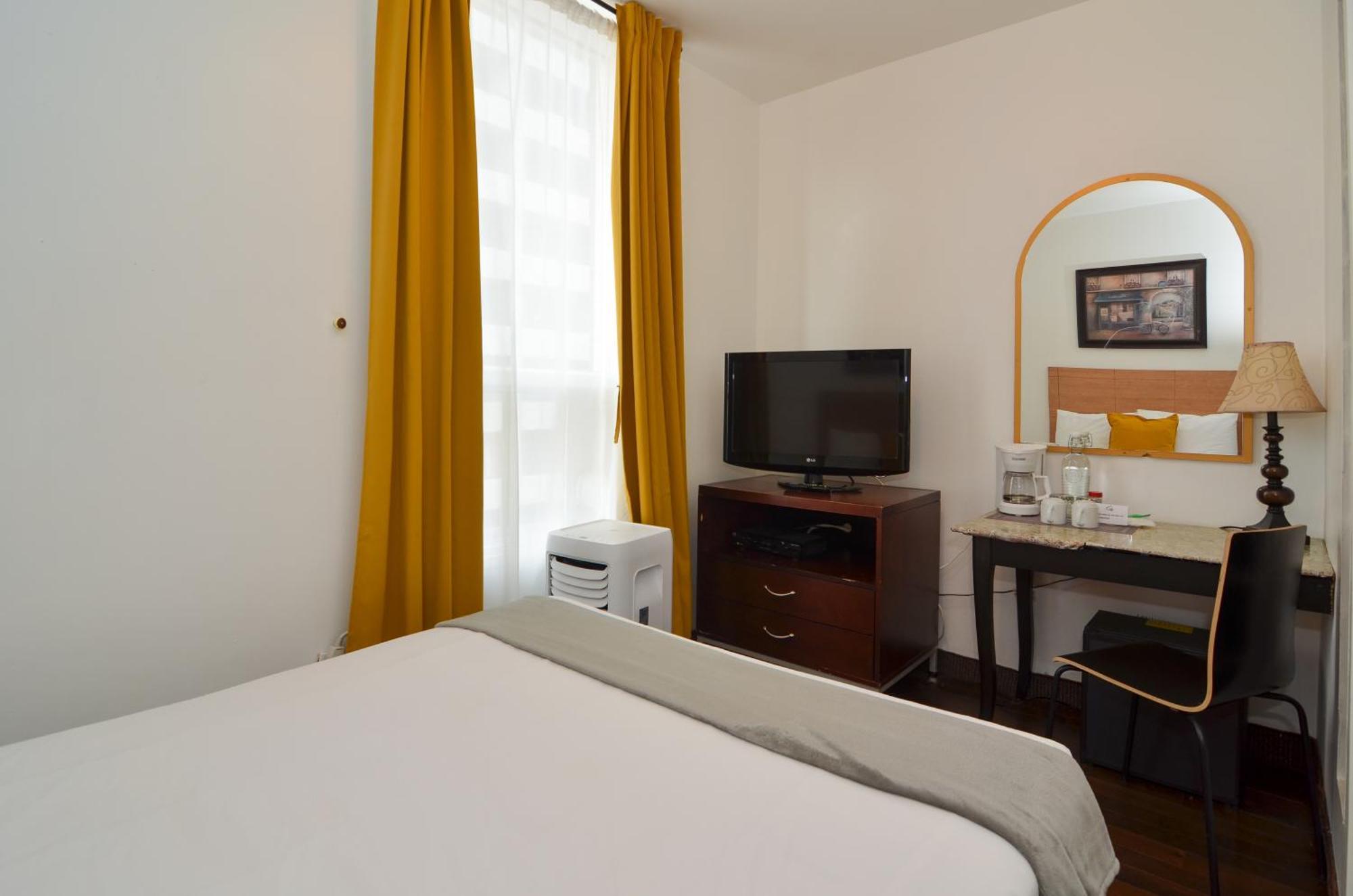 Hotel Dorion Montreal Exterior photo
